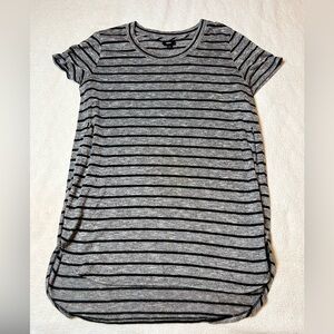 Mossimo XL grey and black top with side slit.